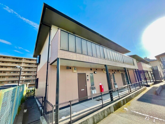 ア・リ－プガ－デンＣ棟の物件外観写真