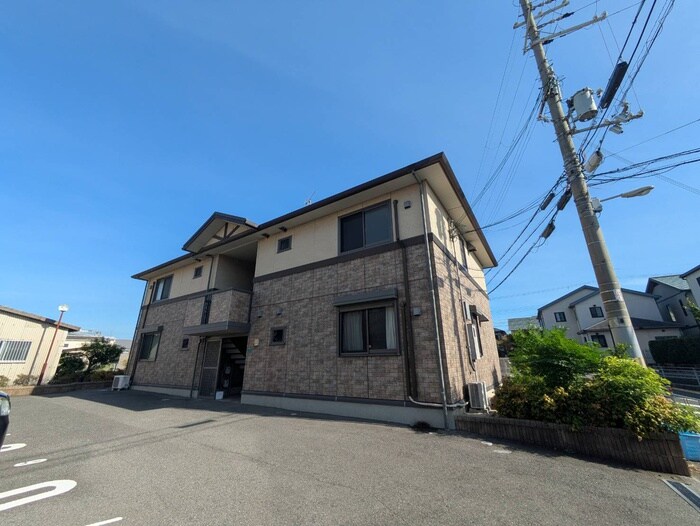 グランシャリオの物件外観写真