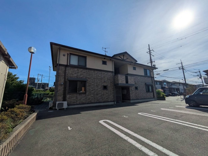 グランシャリオの物件外観写真