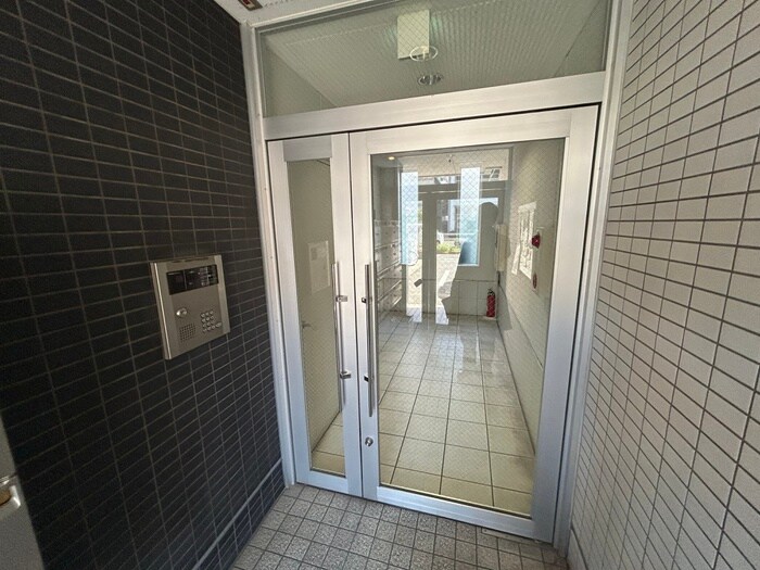 シ－ガルマンションの物件外観写真