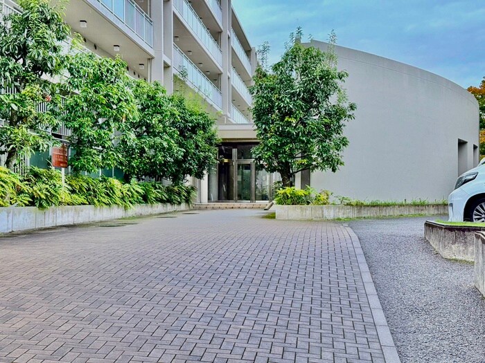 アーバンエース松井山手パル寮棟の物件外観写真