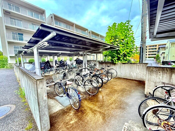 アーバンエース松井山手パル寮棟の物件外観写真