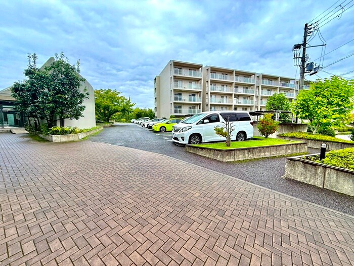 アーバンエース松井山手パル寮棟の物件外観写真