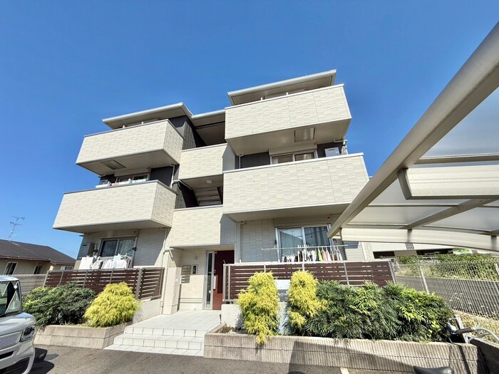 ラフィーネ木幡の物件外観写真