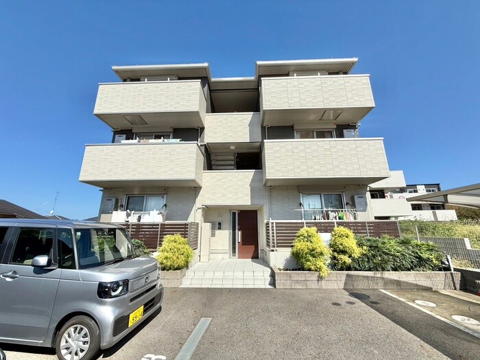 ラフィーネ木幡の物件外観写真