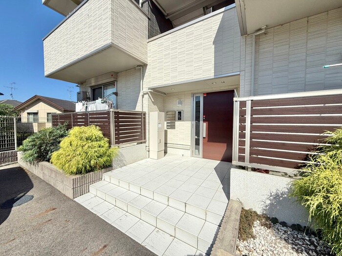 ラフィーネ木幡の物件外観写真