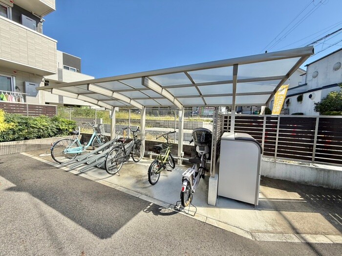 ラフィーネ木幡の物件外観写真