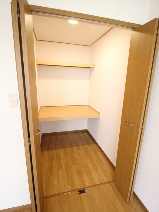 アネックス東中振の物件内観写真