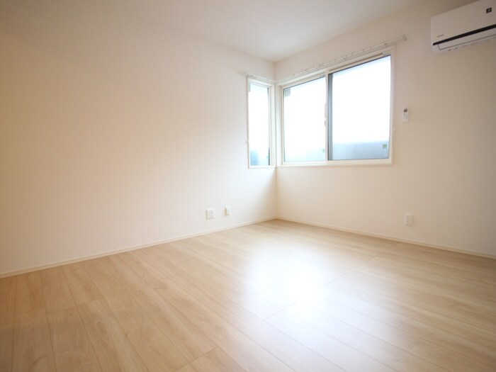 ウィキペディアの物件内観写真