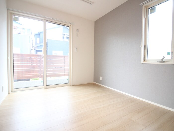 ウィキペディアの物件内観写真