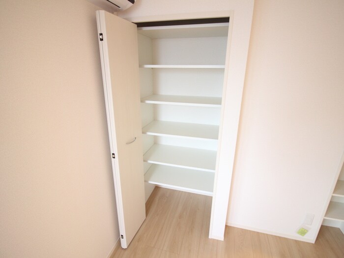 ウィキペディアの物件内観写真