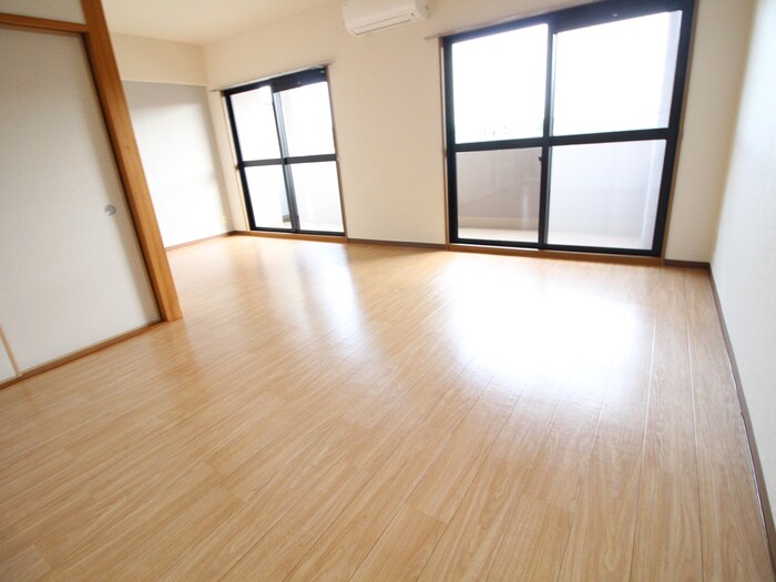 グランビュ－葛野の物件内観写真