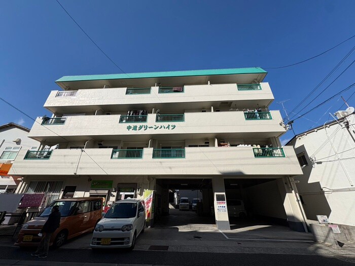 中道グリ－ンハイツの物件外観写真
