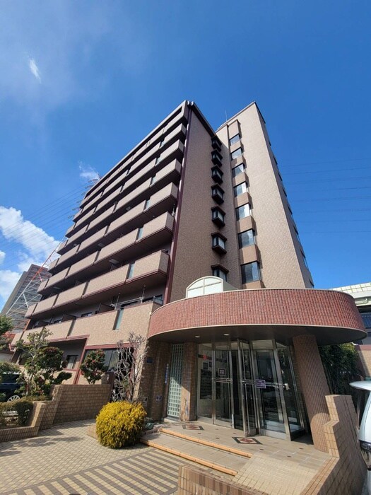 グランドゥール西岡の物件外観写真