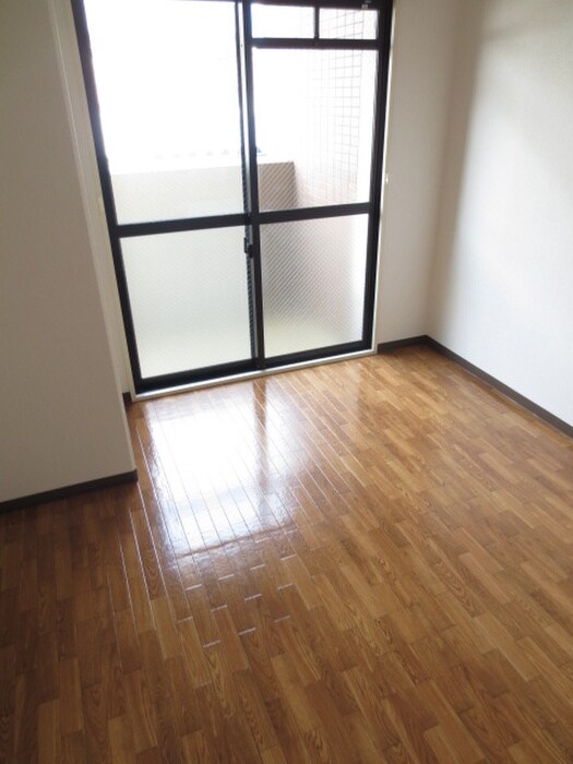 グランドゥール西岡の物件内観写真