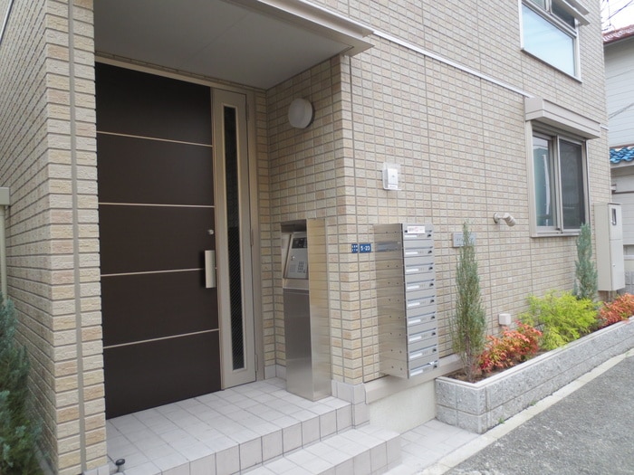 メゾントレビナの物件外観写真