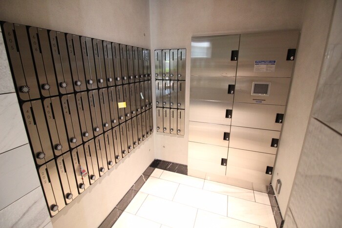 La Douceur新大阪の物件外観写真