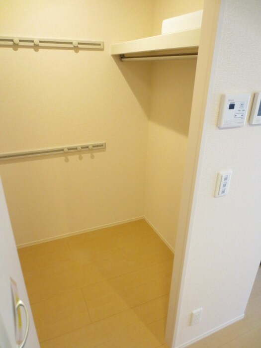 モンターナ小松原の物件内観写真