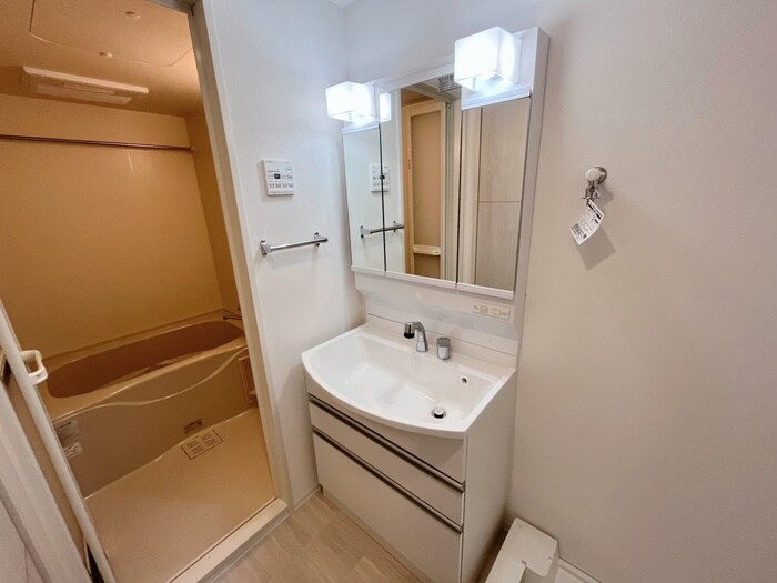 ｴｸﾞｾﾞ大阪CITYｵｰｽﾃｨﾝ(1102)の物件内観写真