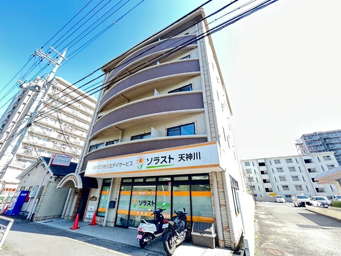 シャンパーニュ四条の物件外観写真