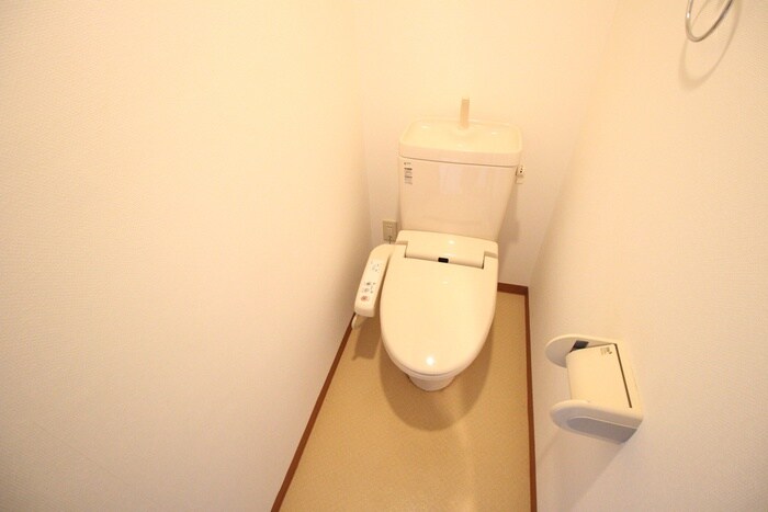 ﾎﾜｲﾄﾊｲﾑKAGAMIISHIの物件内観写真