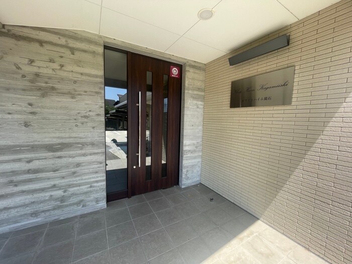 ﾎﾜｲﾄﾊｲﾑKAGAMIISHIの物件外観写真