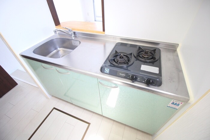 ﾎﾜｲﾄﾊｲﾑKAGAMIISHIの物件内観写真