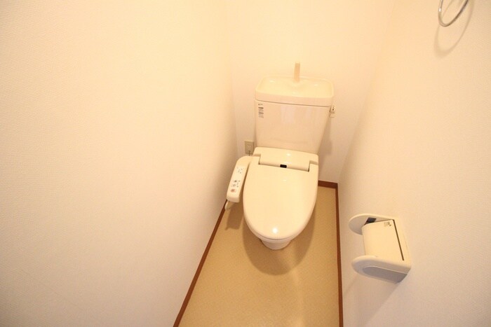 ﾎﾜｲﾄﾊｲﾑKAGAMIISHIの物件内観写真