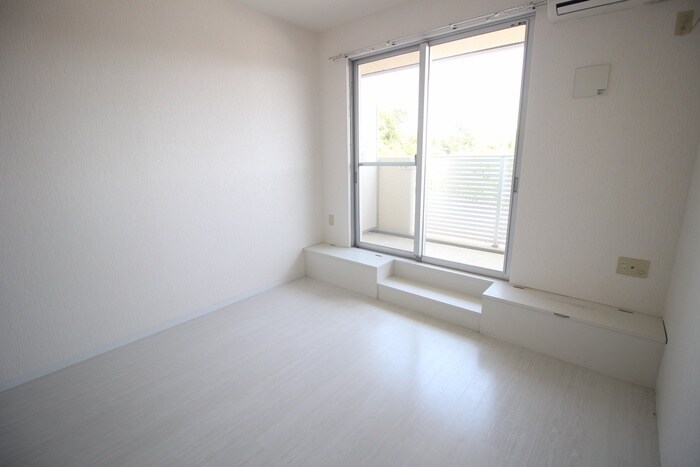 ﾎﾜｲﾄﾊｲﾑKAGAMIISHIの物件内観写真