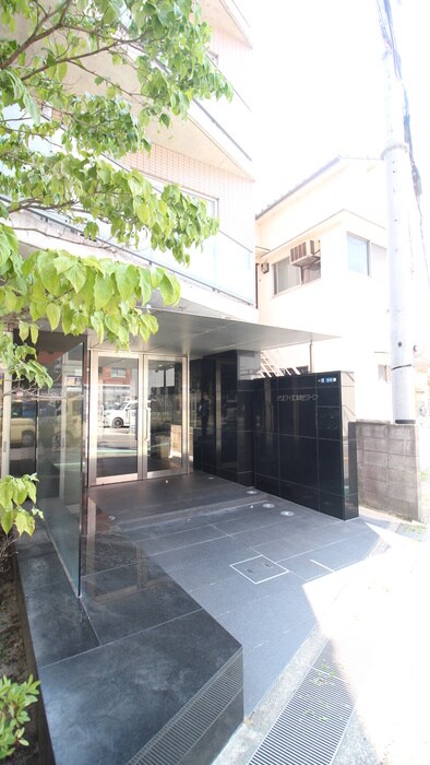 メゾンエルセラーンの物件外観写真