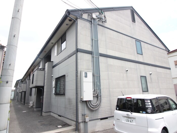 エスト・ステ－ブルの物件外観写真