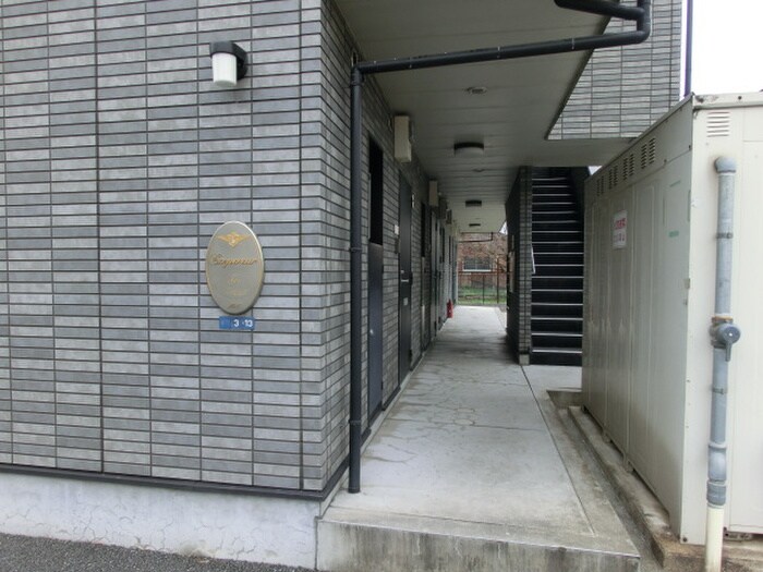 ｱﾝﾌﾟﾙ-ﾙﾌｪ-ﾙＲＥＡＬＩＦＥ　Ⅱの物件外観写真