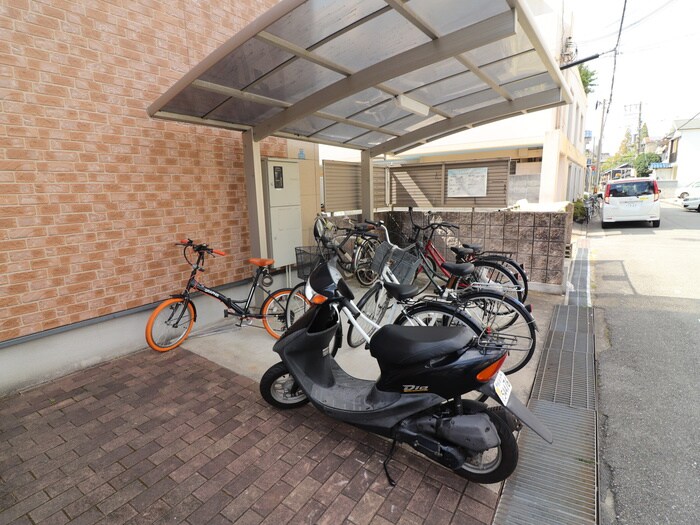 アシ－ナの物件外観写真