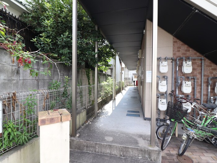 アシ－ナの物件外観写真