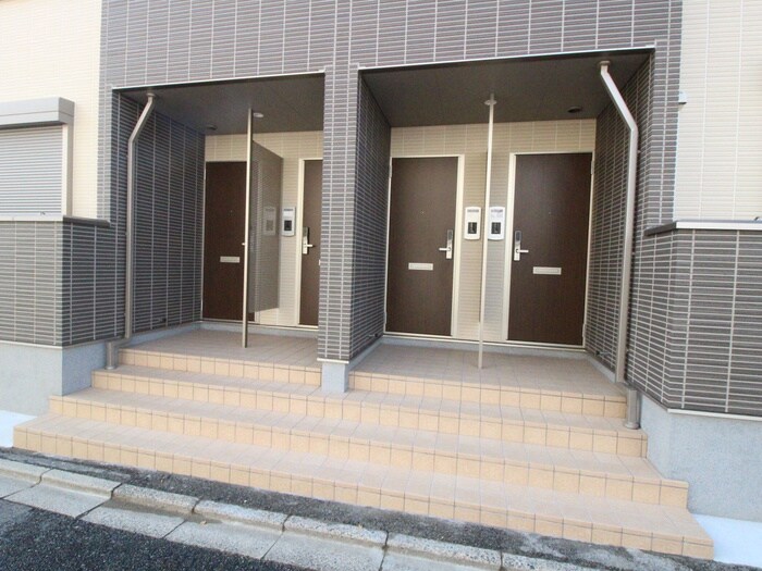 ラ・ぺ北大路小山の物件外観写真