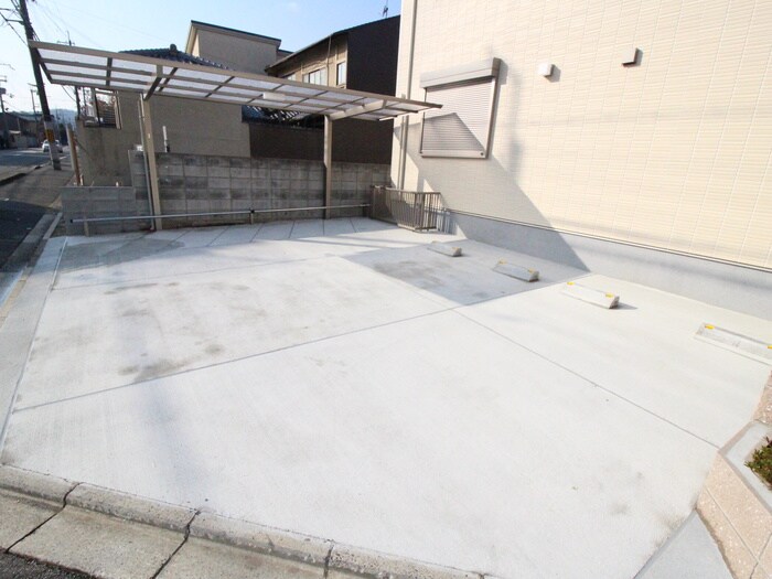 ラ・ぺ北大路小山の物件外観写真