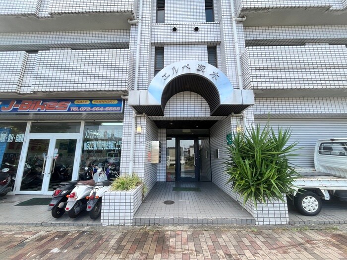 エルベ茨木の物件外観写真