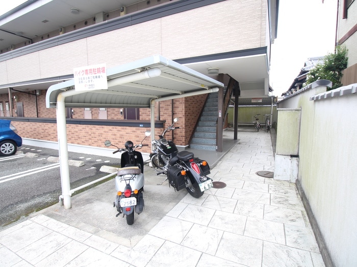 カンフォタブル・メゾンの物件外観写真