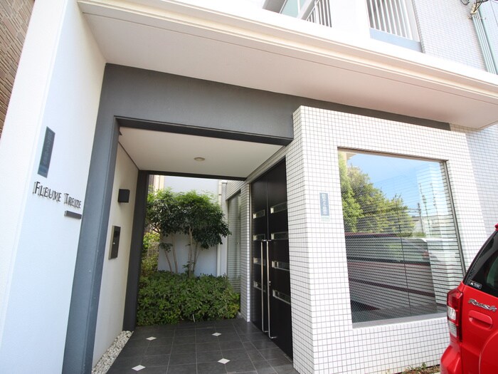 フル－ヴトレ－ズの物件外観写真