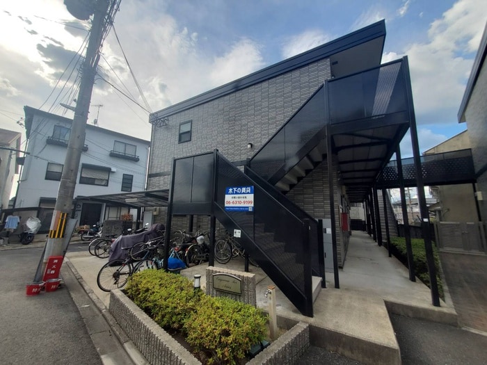 アンプル－ルエアリ－ズの物件外観写真