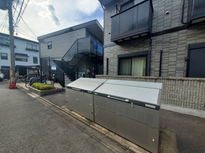 アンプル－ルエアリ－ズの物件外観写真