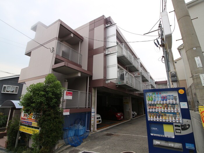 ドミトリ－箕面の物件外観写真