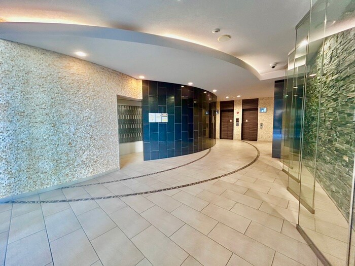 ＡＦＦＬＵＥＮＣＥ難波の物件外観写真