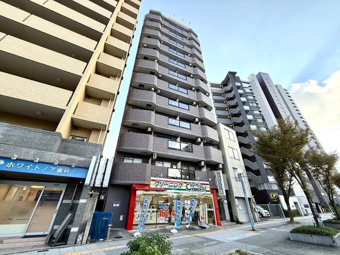 プレミアム新福島の物件外観写真