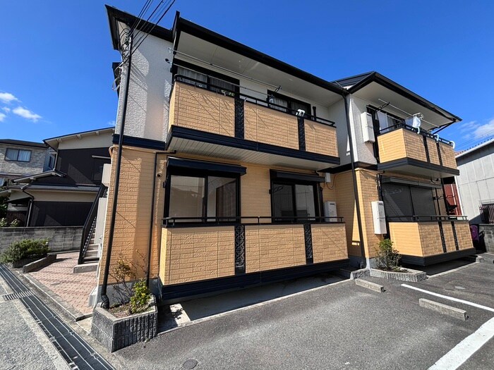 グランシャリオの物件外観写真