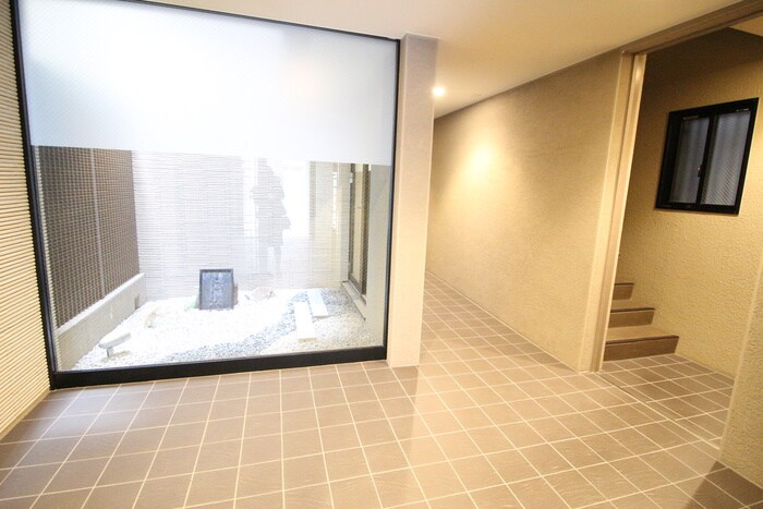 ウェルカ－ブ二条の物件外観写真