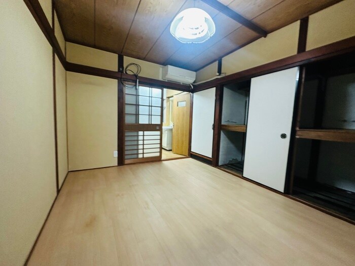 東鳴尾町戸建貸家の物件内観写真