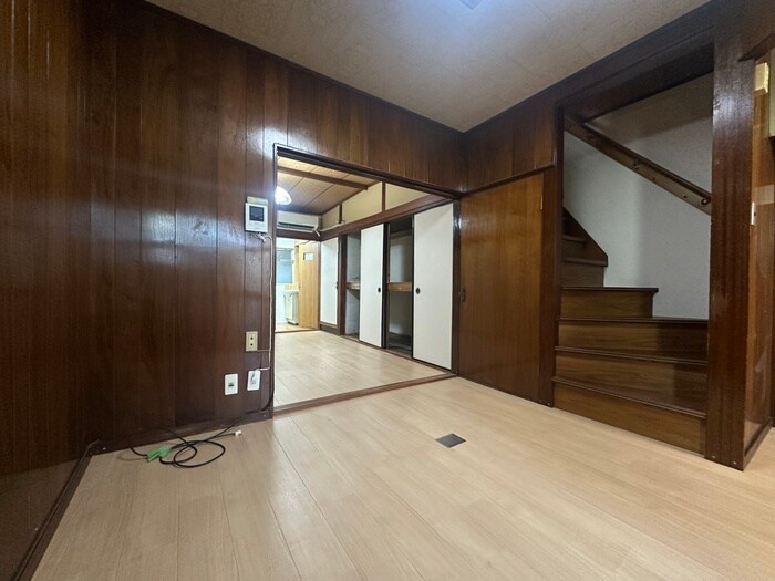 東鳴尾町戸建貸家の物件内観写真