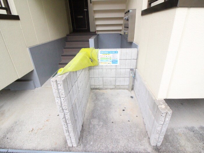 フリ－デン若王寺の物件外観写真