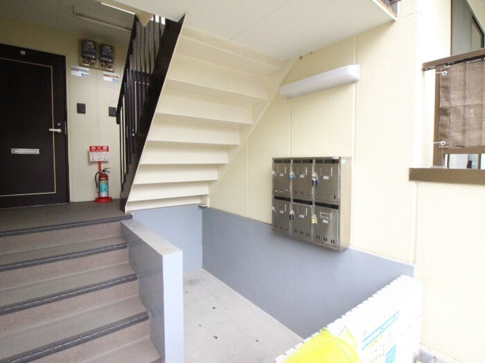 フリ－デン若王寺の物件外観写真